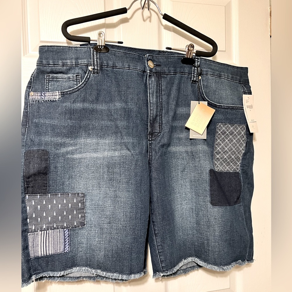 Melissa Mc Carthy shorts Slimming Silhouette system seven7